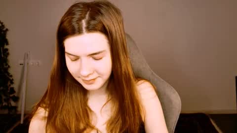 Snapshot of aliceinredsquare_ chatting on 30, 11, 2025 Alice online show from 30, 11, 2025