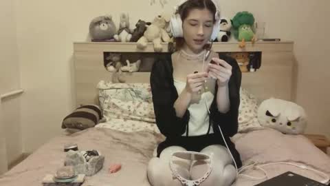 Snapshot of aliceinyourdreams chatting on 19, 12, 2025 Alice online show from 19, 12, 2025