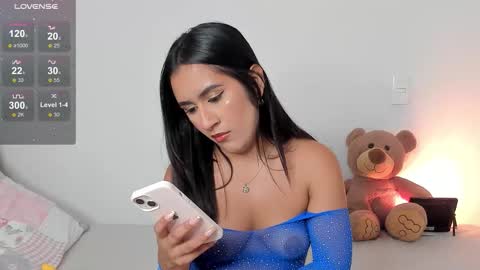 Snapshot of alicejhons chatting on 25, 11, 2025 vanessa online show from 25, 11, 2025