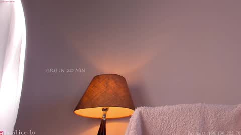 Elle online show from 9, 3, 2025