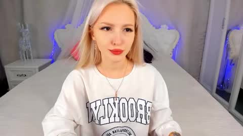 Snapshot of alicemonro chatting on 12, 11, 2025 alicemonro online show from 12, 11, 2025