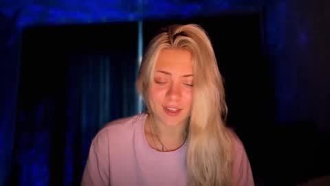 Snapshot of aliceoceaneyes chatting on 3, 11, 2025 aliceoceaneyes online show from 3, 11, 2025