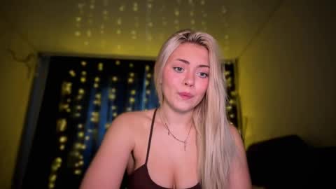 Snapshot of aliceoceaneyes chatting on 11, 11, 2025 aliceoceaneyes online show from 11, 11, 2025