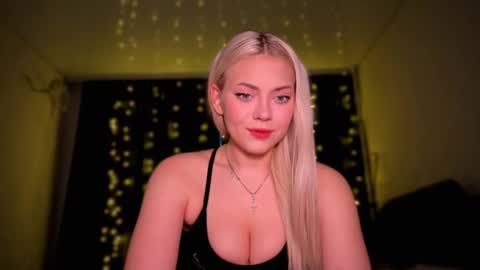 Snapshot of aliceoceaneyes chatting on 12, 11, 2025 aliceoceaneyes online show from 12, 11, 2025