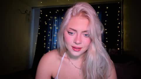 Snapshot of aliceoceaneyes chatting on 28, 11, 2025 aliceoceaneyes online show from 28, 11, 2025