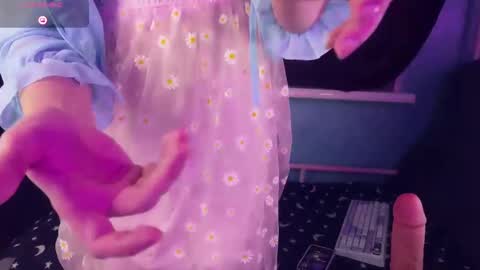 AlicePinkhead online show from 6, 3, 2025