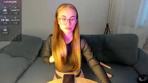 Snapshot of alicepresly chatting on 24, 9, 2025 Alice online show from 24, 9, 2025