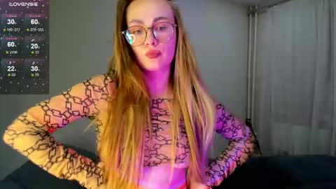 Snapshot of alicepresly chatting on 2, 10, 2025 Alice online show from 2, 10, 2025