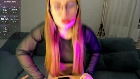 Snapshot of alicepresly chatting on 6, 10, 2025 Alice online show from 6, 10, 2025