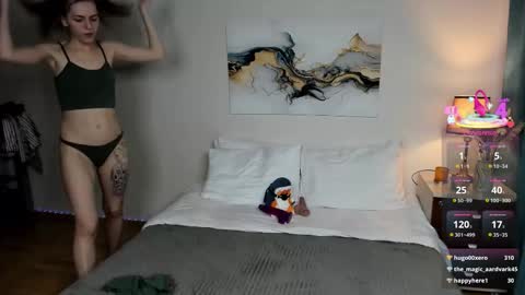 Snapshot of alicerivas chatting on 4, 11, 2025 AliceRivas online show from 4, 11, 2025