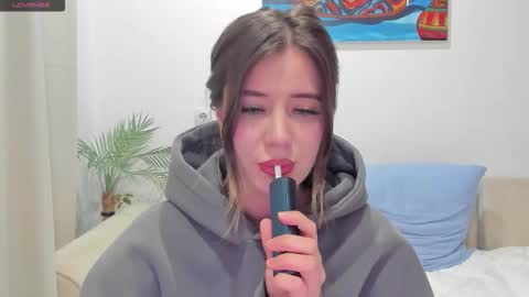 Snapshot of alicetuker chatting on 24, 11, 2025 Alice online show from 24, 11, 2025