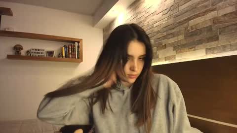 Snapshot of alicewillow chatting on 15, 10, 2025 Alice online show from 15, 10, 2025