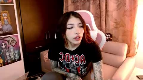 ALICIA  online show from 10, 3, 2025