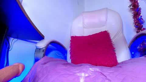 Alicia Kyse  online show from 27, 12, 2024