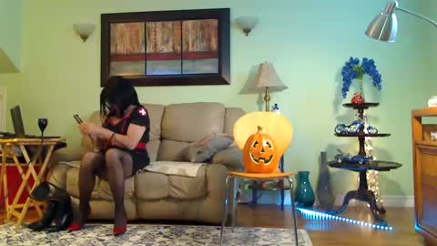Alicia deHart  Help me reach 1000 Followers. Its FREE online show from 12, 10, 2025