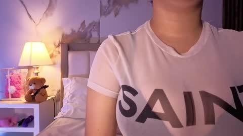 Snapshot of alicialevy chatting on 5, 12, 2025 LUNA online show from 5, 12, 2025