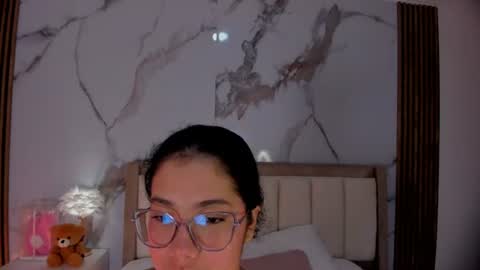 Snapshot of alicialevy chatting on 4, 7, 2026 LUNA online show from 4, 7, 2026