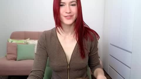 Snapshot of alicianoveli chatting on 8, 10, 2025 alicianoveli online show from 8, 10, 2025