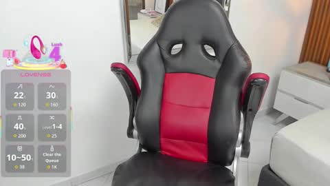 Snapshot of aliciatarly chatting on 30, 10, 2025 ALICIA online show from 30, 10, 2025