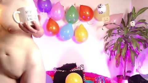 Snapshot of aliciawithe chatting on 18, 10, 2025 Alicia online show from 18, 10, 2025