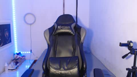 Snapshot of alid_17 chatting on 4, 1, 2025 Alid 17 online show from 4, 1, 2025