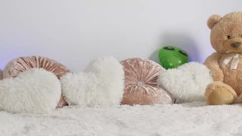 Alieness Ivy online show from 28, 11, 2025