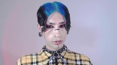 Snapshot of alienexxx chatting on 14, 1, 2025 online show from 14, 1, 2025