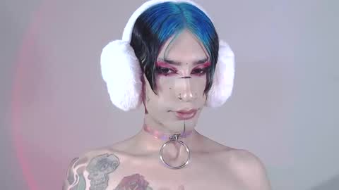 Snapshot of alienexxx chatting on 15, 1, 2025 online show from 15, 1, 2025