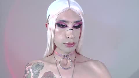 Snapshot of alienexxx chatting on 24, 1, 2025 online show from 24, 1, 2025