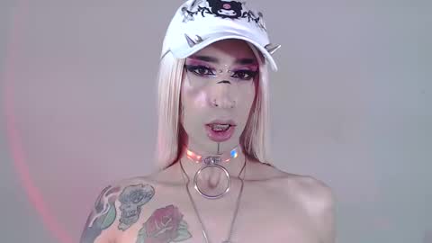 Snapshot of alienexxx chatting on 10, 3, 2025 online show from 10, 3, 2025