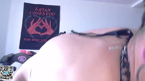 Snapshot of alienexxx chatting on 16, 9, 2025 online show from 16, 9, 2025