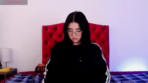 aliice_walker_ online show from 14, 12, 2024