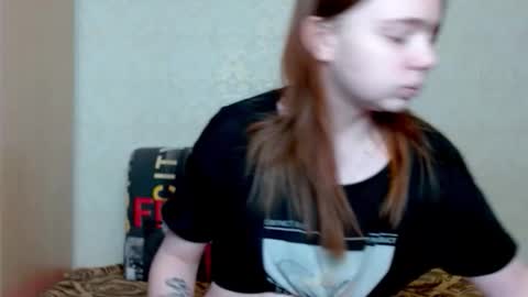 Snapshot of aliiice_stone chatting on 4, 12, 2025 Alice online show from 4, 12, 2025