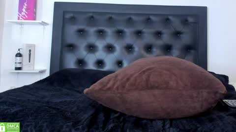 alika_jonhson_ online show from 9, 4, 2026