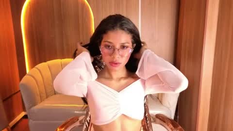 Snapshot of alina_b_ chatting on 21, 4, 2026 alina_b_ online show from 21, 4, 2026