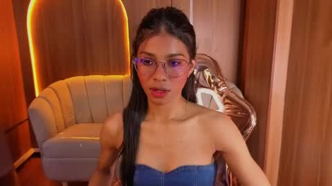 Snapshot of alina_b_ chatting on 15, 5, 2026 alina_b_ online show from 15, 5, 2026