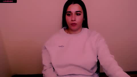 Snapshot of alinaasti_ chatting on 28, 11, 2025 Alina online show from 28, 11, 2025