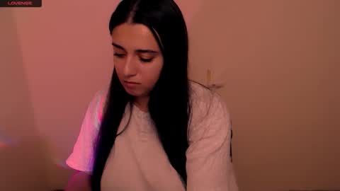 Snapshot of alinaasti_ chatting on 1, 12, 2025 Alina online show from 1, 12, 2025