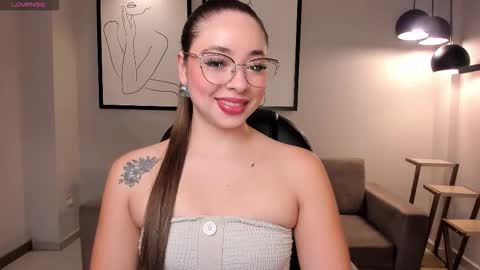 alinakravitz_ online show from 29, 10, 2025