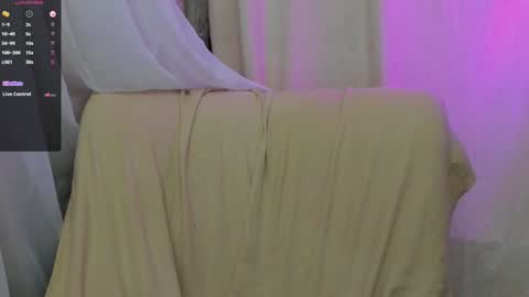 Snapshot of alinegreeeen chatting on 25, 1, 2025 Aline Greeeen online show from 25, 1, 2025
