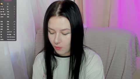 Snapshot of alinegreeeen chatting on 5, 2, 2025 Aline Greeeen online show from 5, 2, 2025