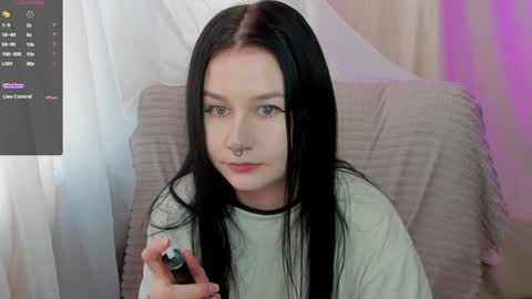Snapshot of alinegreeeen chatting on 7, 2, 2025 Aline Greeeen online show from 7, 2, 2025
