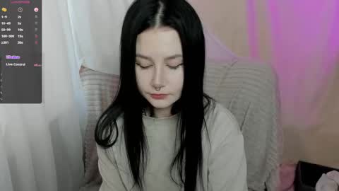 Snapshot of alinegreeeen chatting on 18, 2, 2025 Aline Greeeen online show from 18, 2, 2025