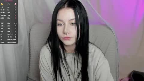 Snapshot of alinegreeeen chatting on 19, 2, 2025 Aline Greeeen online show from 19, 2, 2025