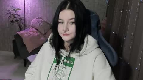 Snapshot of alinegreeeen chatting on 27, 9, 2025 Aline Greeeen online show from 27, 9, 2025