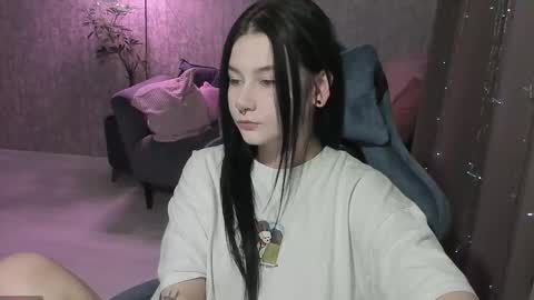 Snapshot of alinegreeeen chatting on 7, 10, 2025 Aline Greeeen online show from 7, 10, 2025