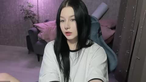 Snapshot of alinegreeeen chatting on 12, 10, 2025 Aline Greeeen online show from 12, 10, 2025