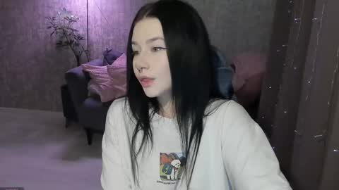 Snapshot of alinegreeeen chatting on 17, 10, 2025 Aline Greeeen online show from 17, 10, 2025