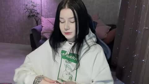 Snapshot of alinegreeeen chatting on 19, 10, 2025 Aline Greeeen online show from 19, 10, 2025