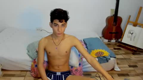 Snapshot of aliotttwink chatting on 2, 12, 2025 AliotTwink online show from 2, 12, 2025